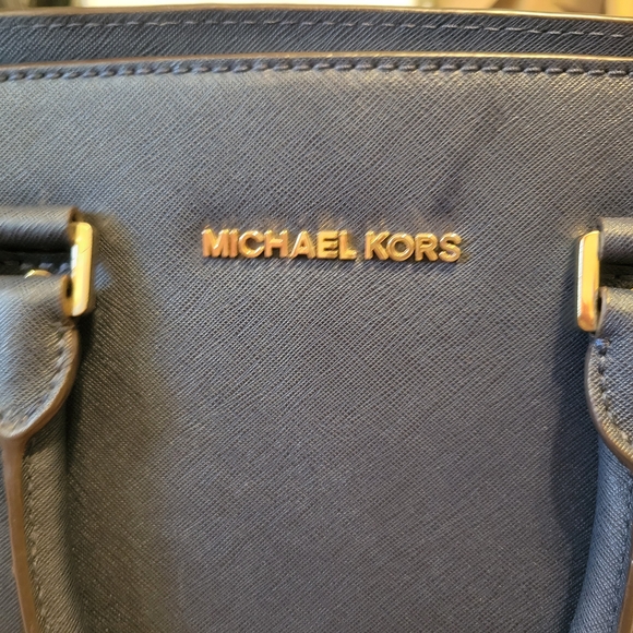 Michael Kors Navy Blue Saffiano Leather Lg Selma with Shoulder Strap - Picture 3 of 8